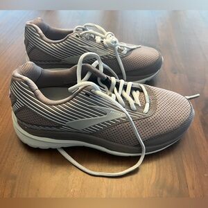 Brooks Addiction Women’s Walking Shoes - Mauve - Size 7.5 Wide